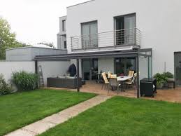 Terrassenuberdachung Alu Glas Mit Seitenwand Montiert In Linz In 2020 Terrassenuberdachung Terrassenverglasung Uberdachung Terrasse