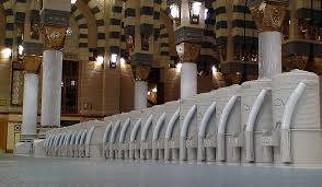 25 ألف حافظة في رمضان سقيا زمزم تفتح قلوب زوار الحرمين الخليج أونلاين