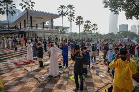 Maybe you would like to learn more about one of these? Solat Sunat Aidilfitri Masjid Negara Ikut Sop Utusan Digital