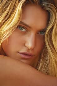 Juliette Perkins's Instagram, Twitter & Facebook