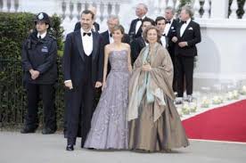 A finales de abril se celebrará la boda del príncipe guillermo de inglaterra y kate middleton. Todas Las Asistentes A La Cena De Gala De La Boda Del Principe Guillermo Y Kate Middleton