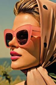 60s Sunnies There S No Denying The Fact That The 60s Ushered In Some Major Hair And Makeup Trends Fast Forwar 60s Fashion Trends 1960s Fashion Retro Fashion