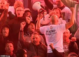 When asked about scottish journalists who call him a clown he answers that he doesn't give a shampoo. Artur Boruc To Be Dropped From Bournemouth Squad After Joining Legia Warsaw Ultras At Rangers Daily Mail Online