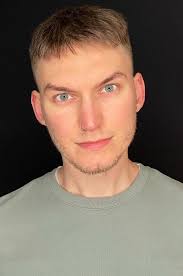 Eden Heath's Instagram, Twitter & Facebook