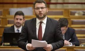 Kommunikációs, informatikai és takarító beszerzéseit is kormányközeli cégek nyerték el. Magyar Peter Archivum Pestisracok