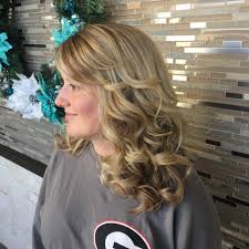Night out hairstyles for short hair? 27 Easy Diy Date Night Hairstyles For 2021