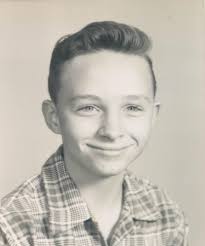 REMEMBERING MS APPLEWHITE I'll confess. I was one of the intolerable brats  in Ms Applewhite's 8th grade class. Like my buddies, I was so busy being  "cute" that I failed to appreciate