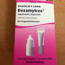 Augentropfen In Die Ohren Gesundheit Und Medizin Krank Ohrentropfen