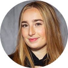 Beverly Grey's Instagram, Twitter & Facebook