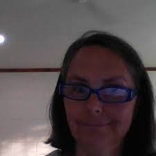 Carolyn Lenz's Instagram, Twitter & Facebook