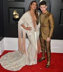 Родилась в семье капитана ашока чопры и доктора мадху чопры. Is Priyanka Chopra Taller Than Nick Jonas Height Without Heels