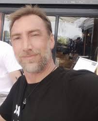 Customize your group profile with cover photo and bio