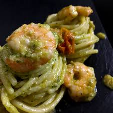 Maybe you would like to learn more about one of these? Al Ta Cucina Spaghetti Con Pesto Di Zucchine Gamberetti E Pomodorini Facebook