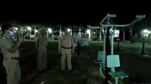 Ghost photos can demand more from the investigator than family photos since ghost hunts are often done in low or no light, indoors or outside, and under less than perfect physical conditions. Watch Ghost Swinging On A Swing Caught On Camera In Delhi Park Oneindia News