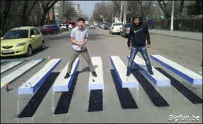 25 Unbelievable Pedestrian Crossing Street Art Architecture Design Street Art Illusions 3d Street Art Sidewalk Art