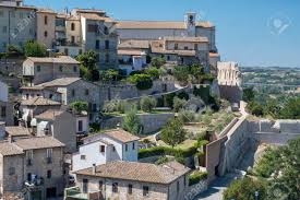 Nella nuova provincia di terni confluirono i comuni del circondario di terni ed i comuni del circondario di orvieto (eccettuati quelli di città della pieve, paciano e piegaro) nonché il comune di baschi; Narni Terni Umbria Italy Panoramic View Of The Historic Town Stock Photo Picture And Royalty Free Image Image 92614387