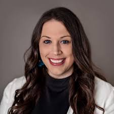 Meet Dr. Laura Tharp. A native of Fitzgerald, Ga, Dr. Tharp graduated from  the University of Georgia before attending medical school at Mercer  University School of Medicine. She later completed an orthopedic