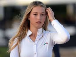 07 erin jobs is the eldest daughter of steve jobs to his wife laurene powell. Erin Siena Jobs Bio Age Net Worth Salary Relationship Height Parents