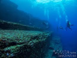 In 5 bis 30 metern tiefe befindet sich die felsformation, die ca. Tauchen Japan Okinawa Scuba Native Tauchreisen