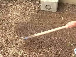 Semer du gazon au printemps requiert un arrosage très régulier dans la mesure où le sac est en général très sec à ce moment de l'année. Comment Bien Semer Son Gazon Video Dailymotion