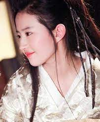 ngu cơ phim hồng mon yến lưu diệc phi liu yifei 刘亦菲 diễn vien người mẫu