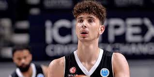 Turkish basketball player famous for playing for the houston rockets. Alperen Sengun Kimdir Nereli Ver Kac Yasinda Hangi Takimlarda Oynadi Alperen Sengun 2021 Nba