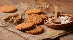 La ricetta di questi biscotti al riso soffiato è una mia variante dei biscotti rose del deserto di un pò di tempo fa. Biscotti Al Riso Soffiato Con Zucchero Di Canna Salutari E Delicati
