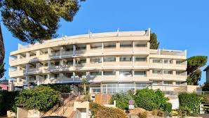 Tout d'abord, en ligne sur le site pierre et vacances, les disponibilités sont affichées en temps réel et le site vous propose un service de paiement sécurisé pour régler en toute confiance. Residence Pierre Vacances Bandol Port Pierre Vacances Bandol