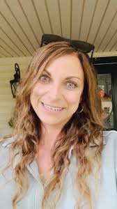 When you get the call that cows are out, while sitting in the school pickup  line! 🫣🤣 You talk cow talk, like you've been taught! #narramorefarms  #cowtalk #farmlife #ManicMonday