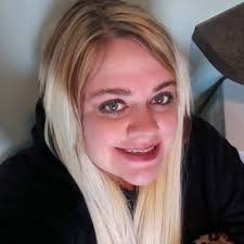 Stacy Niemi (@fluffyyoganmore)