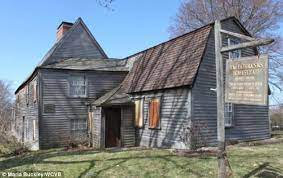 It is now a part of the loomis chaffee school. Fairbanks House In Massachusetts Is America S Oldest House Haunted Daily Mail Online