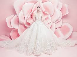 In 2003 he opened his own couture house in dubai offering unique wedding dresses and glamorous evening gowns. Wedding Michael Cinco