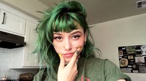 Pin By Tweednanrings On Beautiful People Cosplay Green Hair Girl Green Hair Hair Styles