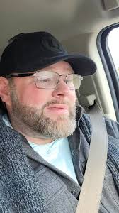 THROW ROSES WHILE PEOPLE CAN APPRECIATE THEM. Share and help remi d others  to spread Love! #spreadlove