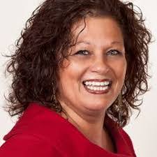 Tina Batten's Instagram, Twitter & Facebook