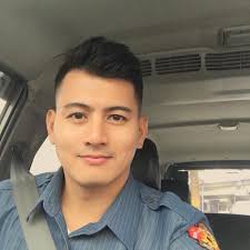 Hindi lang matapang, gwapo pa! Who's this Mamang Pulis?