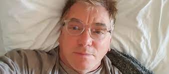 Born 9 august 1953) is a hungarian singer, composer and lyricist, and the cousin of singer gábor ihász and footballer kálmán ihász. Elet Stilus Intenziv Osztalyra Kerult A Koronavirussal Delhusa Gjon Hvg Hu