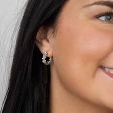 I have one pair of these sweet white & gold stainless hoops available! Only  NINE BUX & perfect for Valentine's! 🩷