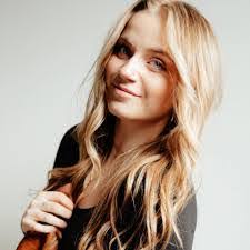 Marcy Drew's Instagram, Twitter & Facebook