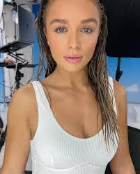 Frankie Evans's Instagram, Twitter & Facebook