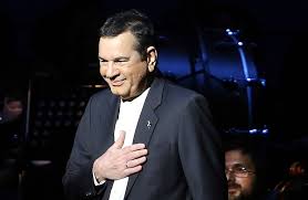 Composer:stamatis spanoudakis album:o.st nyfes(brides) singer:irontina from the greek movie nyfes (brides). Stamaths Spanoydakhs Dierrh3an To Spiti Toy Enw Koimotan Me Th Syzygo Toy Marie Claire O Ti Exei Shmasia Gia Tis Gynaikes