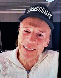 Vi besøkte Tom som driver kjøreskole på Rommen i Groruddalen i dag. Han har  startet et eget tiltak for å hjelpe unge som har problemer med skolegang,  økonomi og andre ting. De