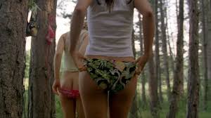 Horror movie nudes: Kacey Barnfield and Angelica Penn - Lake Placid 3 - GIF  Video | nudecelebgifs.com