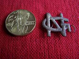 Po několika hodinách dorazili další policisté i národní garda. Odznak Narodni Garda Aukro