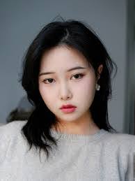 Chelsea Tran's Instagram, Twitter & Facebook