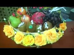 Anda boleh sekalikan buah epal, anggur, strawberry, dan mangga didalam satu bakul atau bekas dan hiaskan. Gubahan Buah Untuk Pertunangan Ø¯ÛŒØ¯Ø¦Ùˆ Dideo