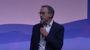 Crise Politique: Bayrou Survivra-t-il au Vote de Confiance?! 😱 - Imagen principal del artículo