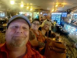 Okay so why I didn't take alot of pictures with all family members Sunday i  really don't know or have a really good excuse except for the fact that I  was hungry