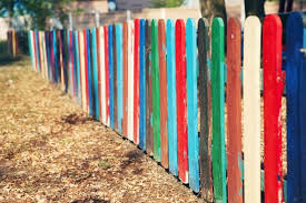 Smooth wooden garden bench edge combining seating and plants, this garden edging idea is perfect for the backyard. 23 Ideas To Perfect Your Landscape Edging Mymove