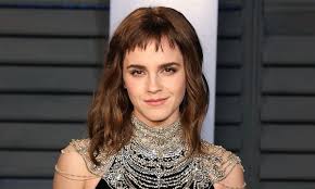 A lot of people have speculated that the two former harry potter stars have started dating. Emma Watson Is Spotted Holding Hands With New Boyfriend Chord Overstreet For The First Time Hello